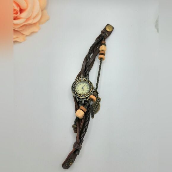 Boho braided leather feather charm wristwatch - Picture 4 of 9
